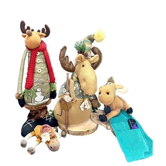 Lot of 4 Moose Reindeer Plush Christmas Holiday Decor Rustic Cabin Lodge Decor - Picture 1 of 14